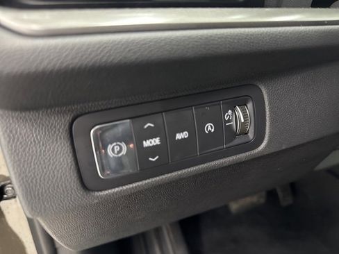 Used 2024 Chevrolet Traverse LT w/ Trailering Package image 11