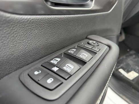 New 2026 Chrysler Pacifica Select image 17