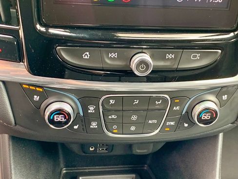 Used 2023 Chevrolet Traverse High Country FWD image 40