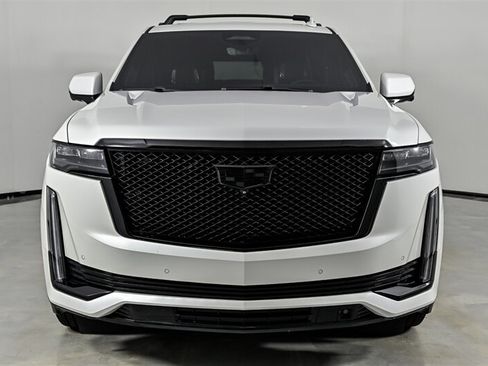 Used 2022 Cadillac Escalade Sport Platinum w/ Heavy-Duty Trailer Package AWD/4WD image 5