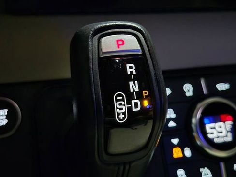 Used 2022 Land Rover Defender 110 SE AWD/4WD image 13
