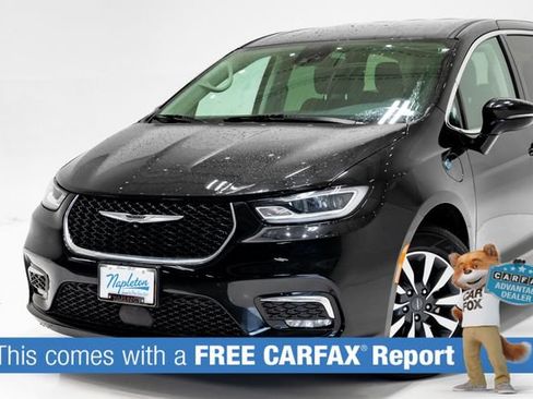 Used 2024 Chrysler Pacifica Limited FWD image 2