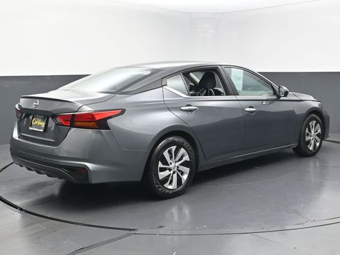 Used 2024 Nissan Altima 2.5 S image 5