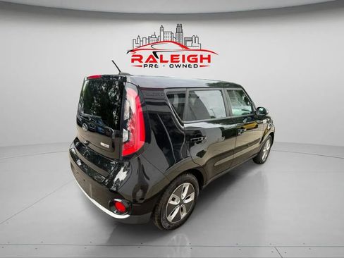 Used 2017 Kia Soul EV image 4