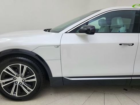 Used 2024 Cadillac Lyriq Luxury w/ LPO, Floor Liner Package AWD/4WD image 11