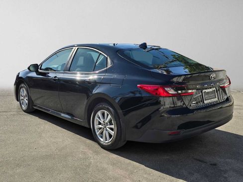 Used 2025 Toyota Camry LE AWD/4WD image 5