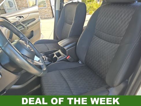 Used 2018 Nissan Rogue SV image 15