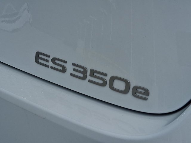 New 2026 Lexus ES 350e w/ Convenience Package FWD image 25