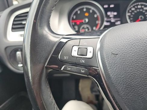 Used 2017 Volkswagen Golf S FWD image 19