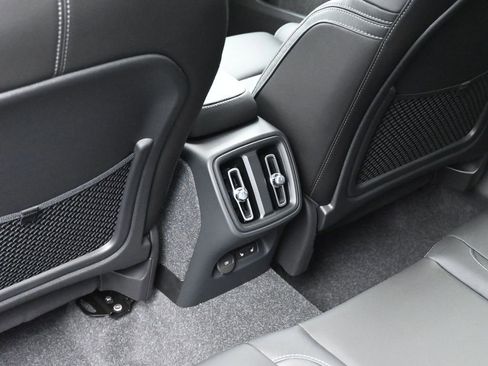 New 2025 Volvo XC40 B5 Plus w/ Climate Package image 24