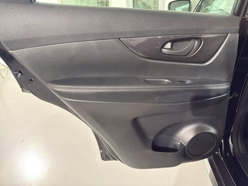 Used 2020 Nissan Rogue S image 15