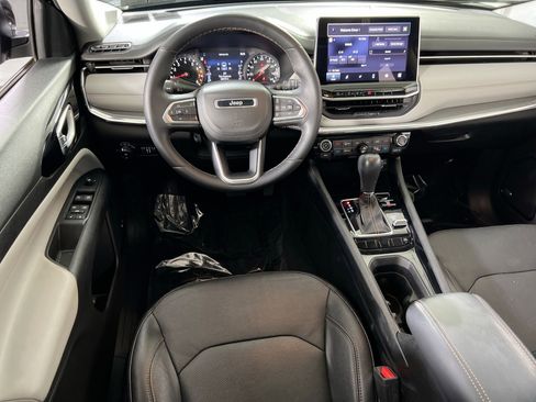 Used 2022 Jeep Compass Limited w/ Sun and Sound Group AWD/4WD image 21