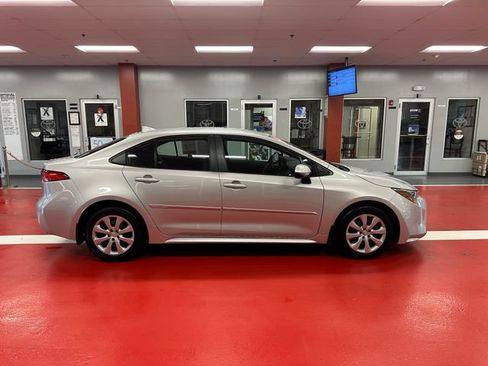 Used 2024 Toyota Corolla LE FWD image 3