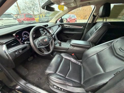 Used 2017 Cadillac XT5 Luxury w/ Driver Awareness Package image 19