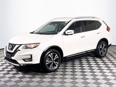 Used 2017 Nissan Rogue SL image 4