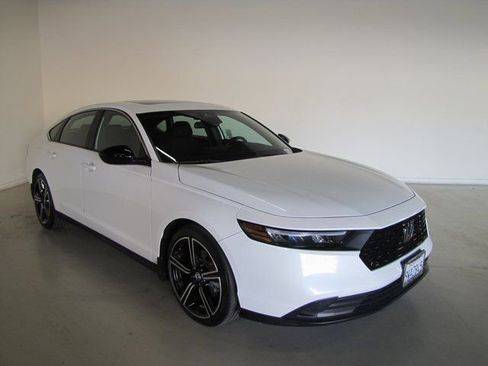 Certified 2025 Honda Accord Sport image 27