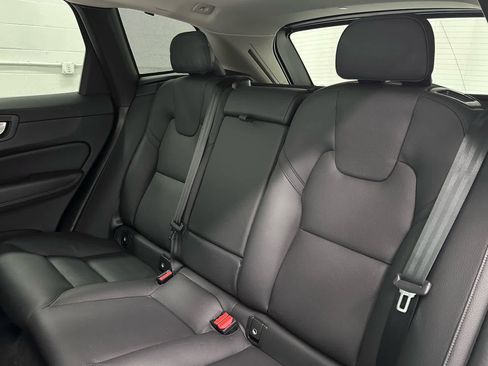 Used 2024 Volvo XC60 B5 Plus w/ Protection Package Premier AWD/4WD image 16
