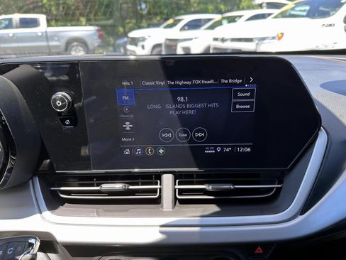 Used 2024 Chevrolet Trax LS w/ LS Convenience Package FWD image 19