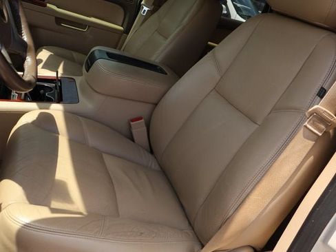 Used 2013 Chevrolet Tahoe LTZ AWD/4WD image 21