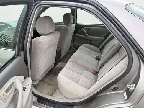 Used 2001 Toyota Camry LE FWD image 11