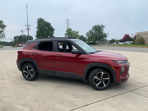 Used 2021 Chevrolet TrailBlazer RS w/ Sun and Liftgate Package FWD image 8