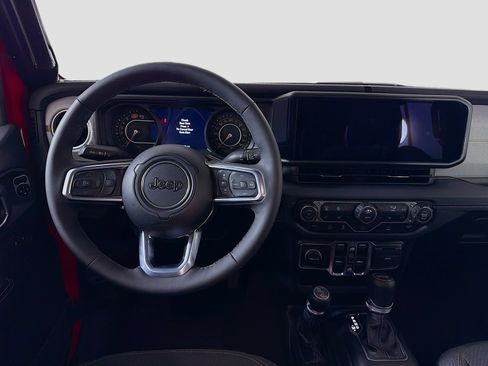 Used 2026 Jeep Wrangler Unlimited Sahara AWD/4WD image 25