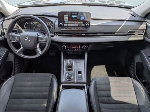 Used 2022 Mitsubishi Outlander SE FWD image 14