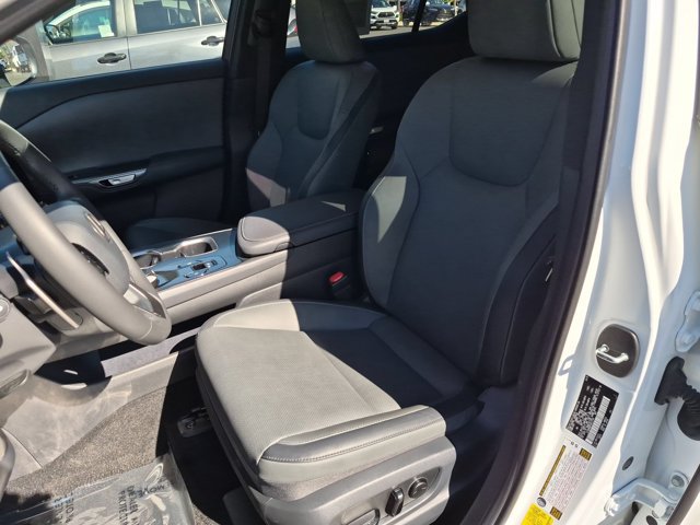 Used 2025 Lexus RZ 300e FWD image 11