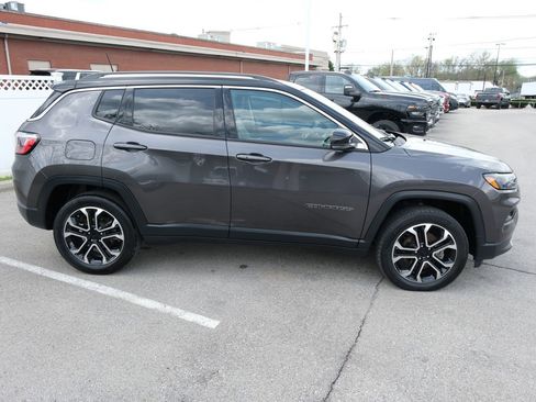 Used 2022 Jeep Compass Limited AWD/4WD image 2