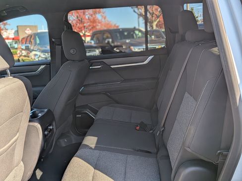 Certified 2025 GMC Acadia Elevation image 32