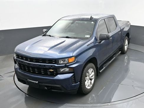 Used 2019 Chevrolet Silverado 1500 Custom w/ Custom Value Package AWD/4WD image 18