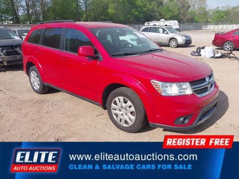 Used 2018 Dodge Journey SXT w/ Connectivity Group FWD image 2