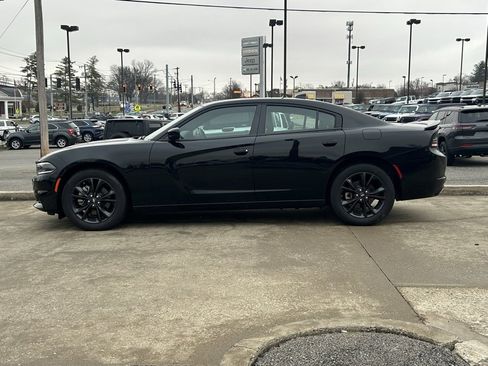 Used 2023 Dodge Charger SXT w/ Blacktop Package image 9