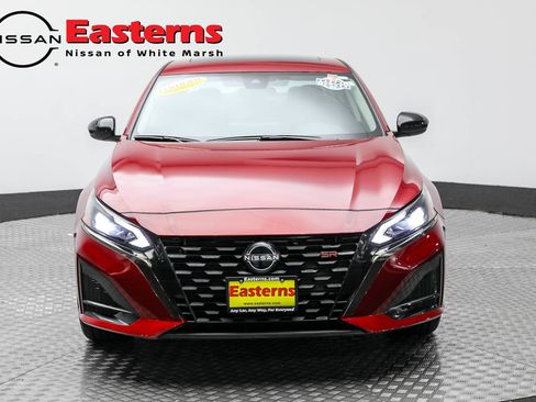 Used 2023 Nissan Altima 2.5 SR w/ SR Premium Package image 2