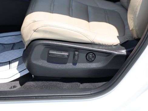 Used 2017 Honda CR-V Touring image 17