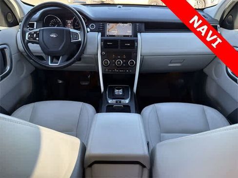 Used 2016 Land Rover Discovery Sport SE image 2