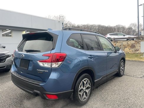 Used 2023 Subaru Forester Premium image 18