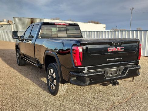 Used 2024 GMC Sierra 3500 Denali w/ Technology Package image 3
