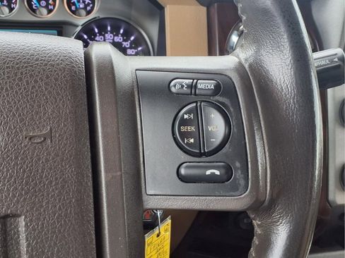 Used 2015 Ford F250 Lariat w/ Lariat Interior Package AWD/4WD image 13