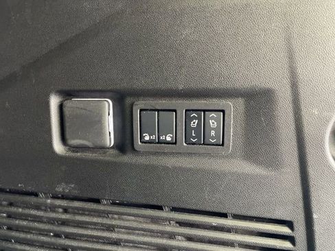 Used 2025 Chevrolet Tahoe Premier image 26