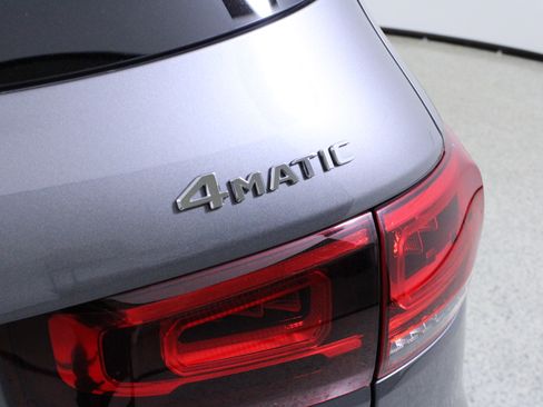 Used 2020 Mercedes-Benz GLB 250 4MATIC image 10