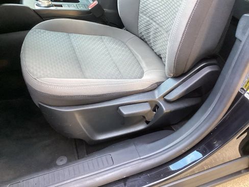 Used 2022 Ford Escape SE image 27