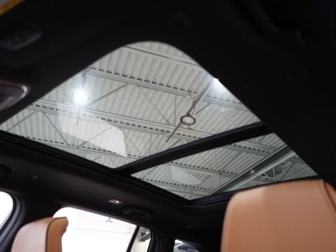 Used 2025 Jeep Grand Cherokee Summit w/ Obsidian Package image 15