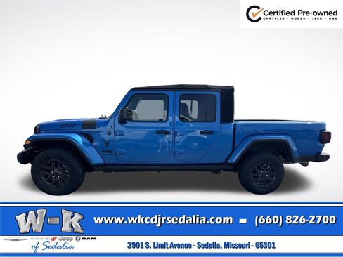 Used 2024 Jeep Gladiator Sport AWD/4WD image 12