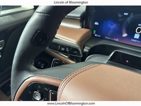 Certified 2025 Lincoln Aviator Reserve w/ Illumination Package image 33