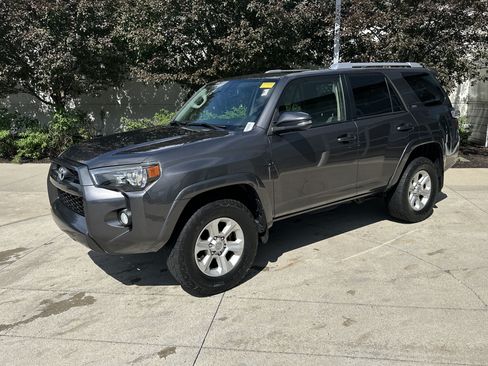 Used 2014 Toyota 4Runner SR5 Premium w/ Convenience Package AWD/4WD image 3