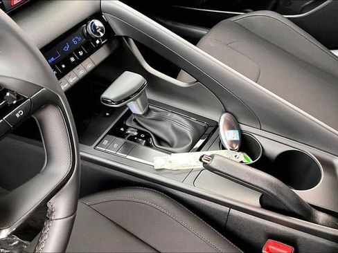 Certified 2025 Hyundai Elantra Sport FWD image 9