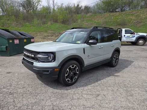 Used 2022 Ford Bronco Sport Outer Banks w/ Tech Package image 3