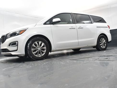 Used 2021 Kia Sedona LX image 17