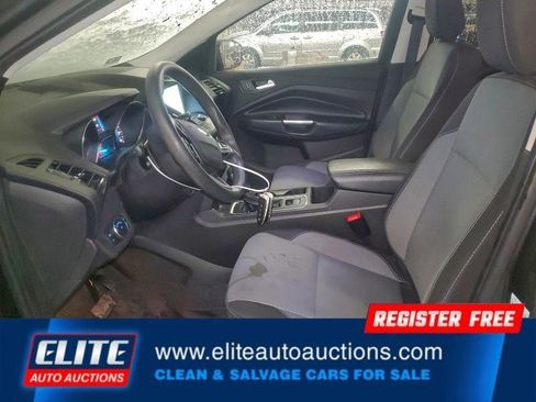 Used 2019 Ford Escape SE image 13